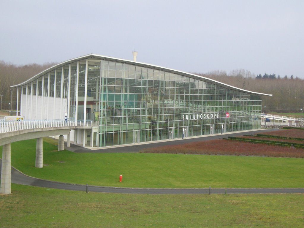 Gare TGV du Futuroscope by TCJ