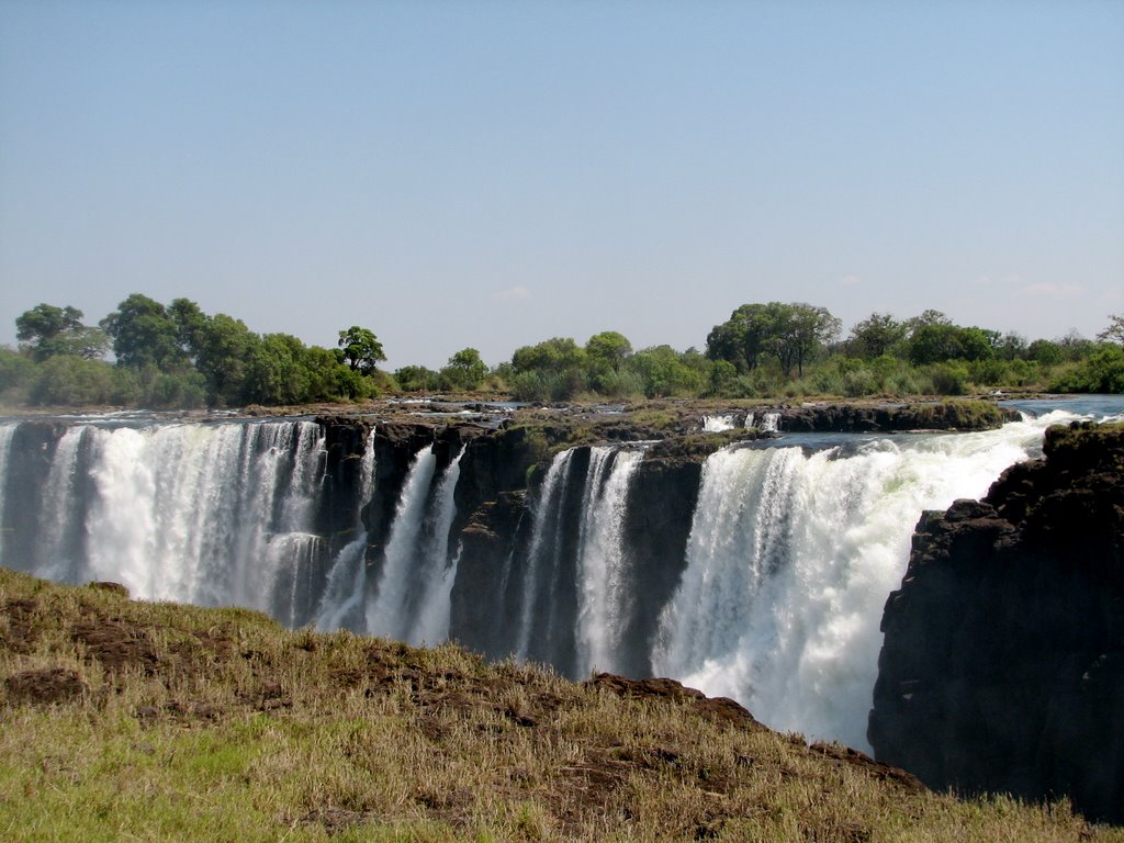 Hwange, Zimbabwe by jolufur