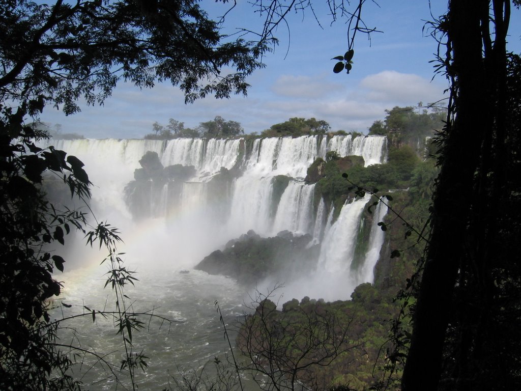 Cataratas by Mauricio Cáceres