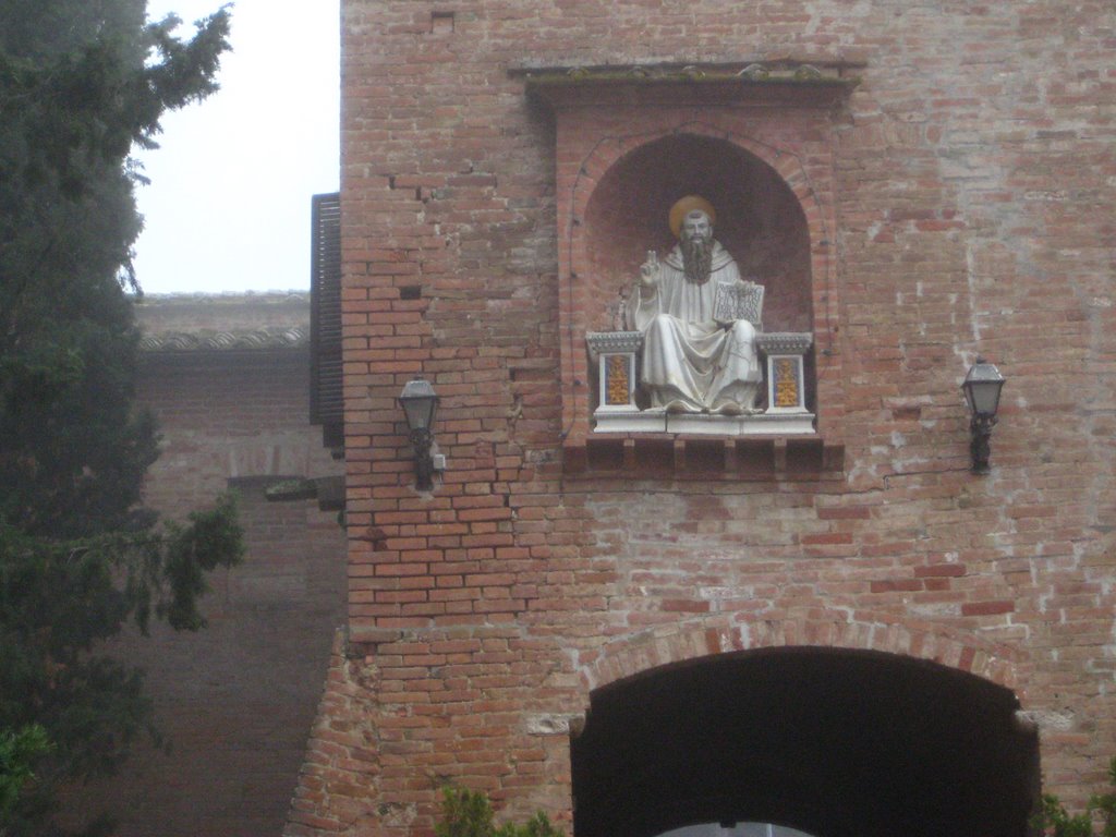 Particolare della torre presso l'Abazia di Monte Oliveto, (S). by Roberto Donà