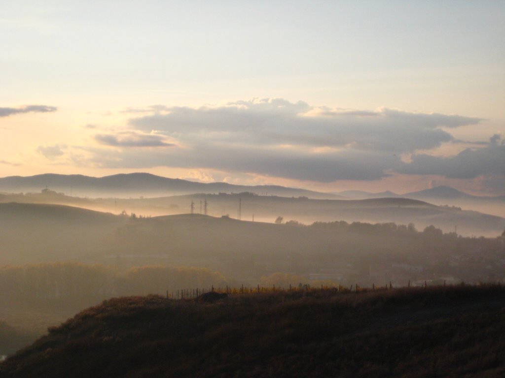 Nebbie autunnali, val d'Orcia. by Roberto Donà