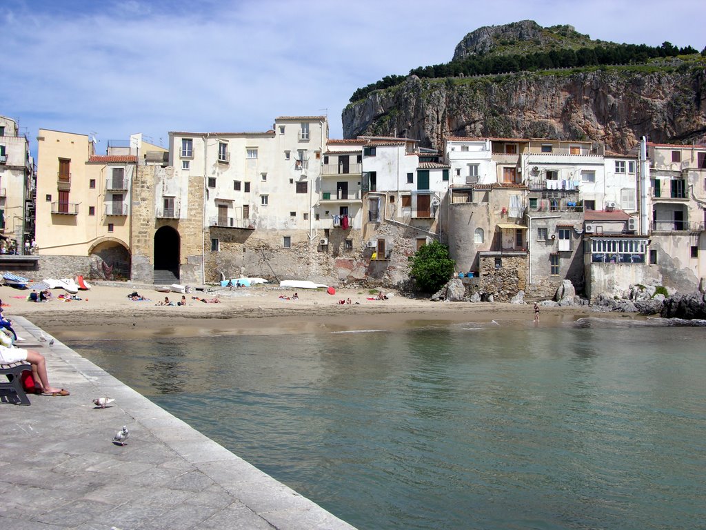 Cefalù Città Antica by Fabio Rubino