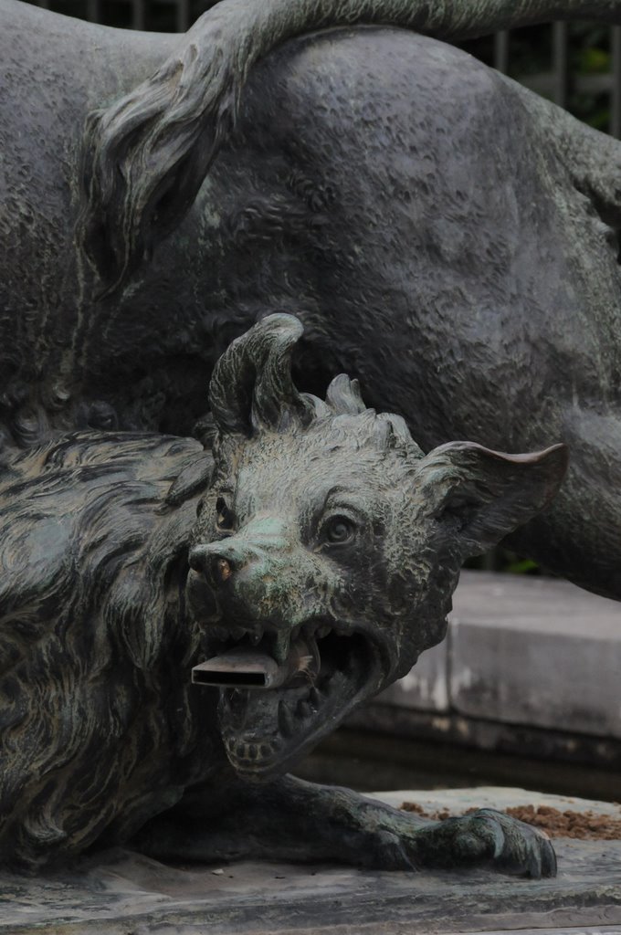 Le Loup - Fontaine dans le Chateau de Versailles by Bartholomew Blair