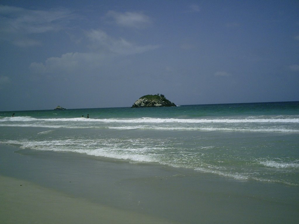 PLAYA EL AGUA (ISLA DE MARGARITA, VENEZUELA by luis orta