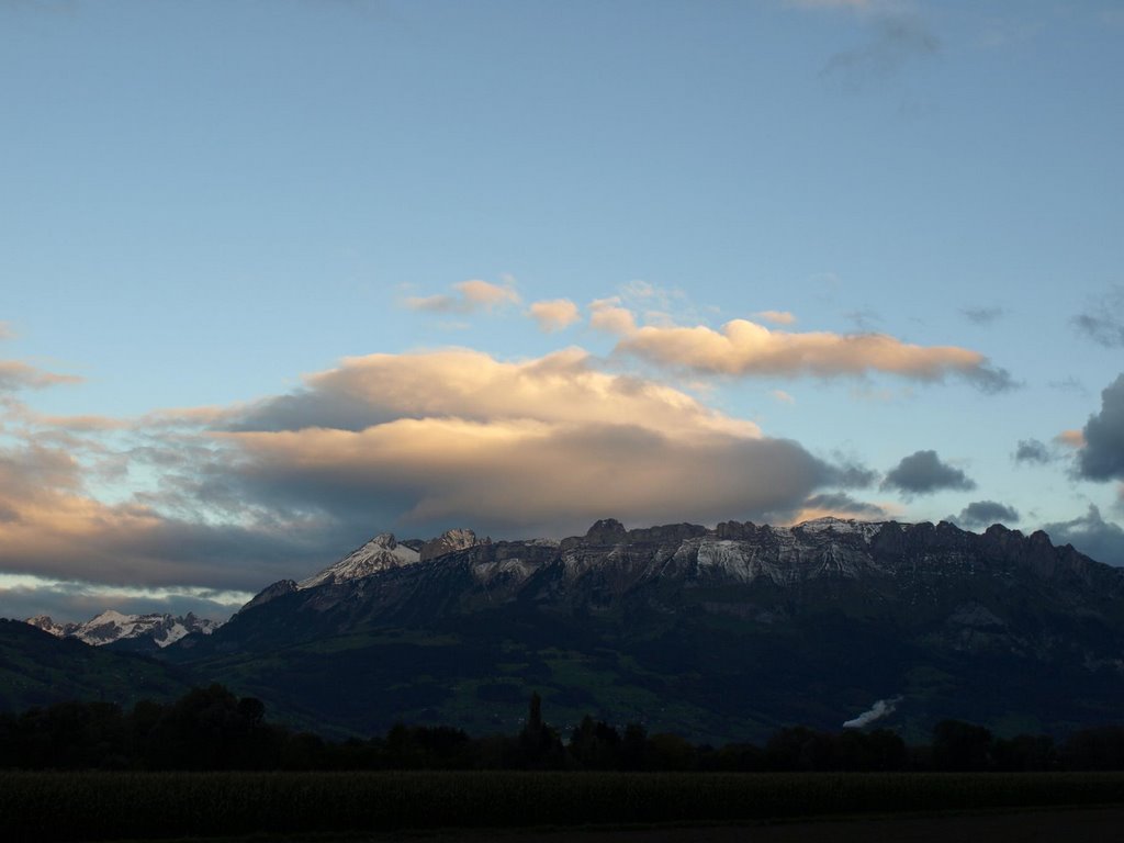 Alpes autrichiennes vues du Liechtenstein by diorama96