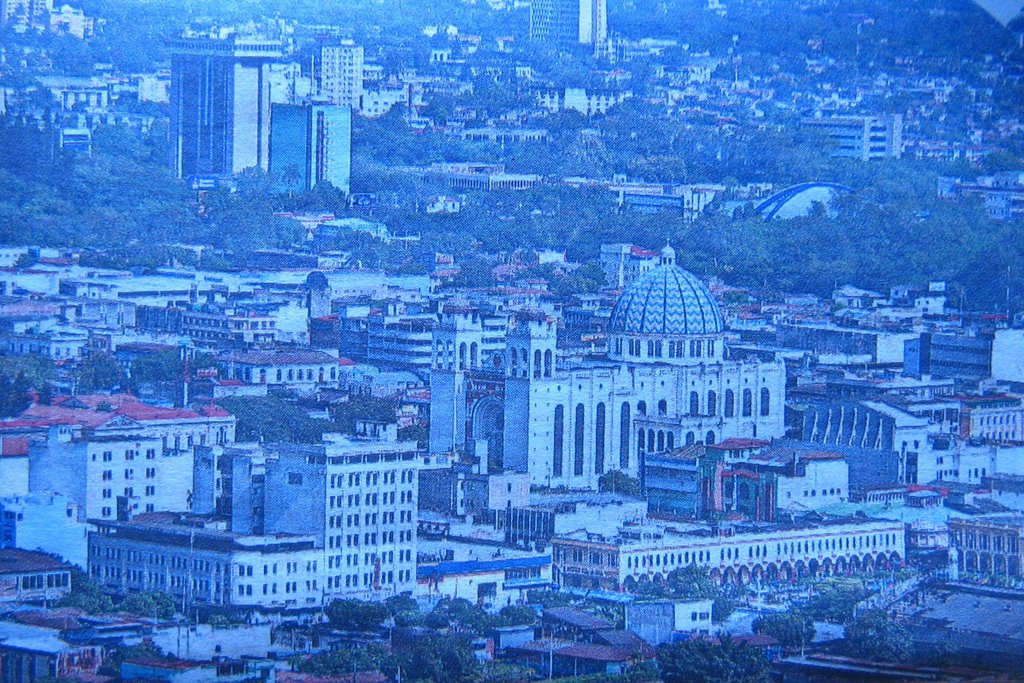 Catedral desde lejos. by Giovanni Engelhard