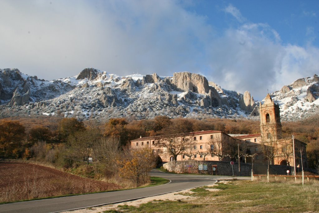 Nuestra Señora de Codés y Ioar nevado by Bargota