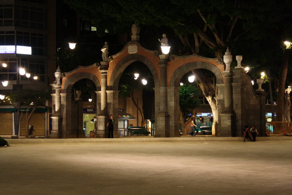 Puerta de La Alameda,Tenerife by Joe Luis