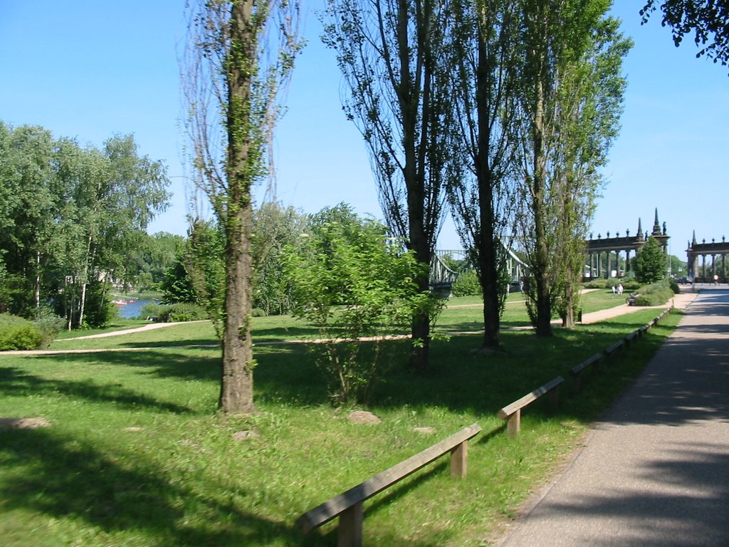 Sicht zur Glienicker Brücke by michasbe