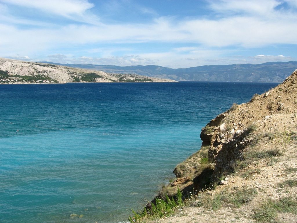 On the blue horizon, the charming town of Senj. Na niebieskim horyzoncie, urocze miasteczko Senj. by Adam Chamczyk