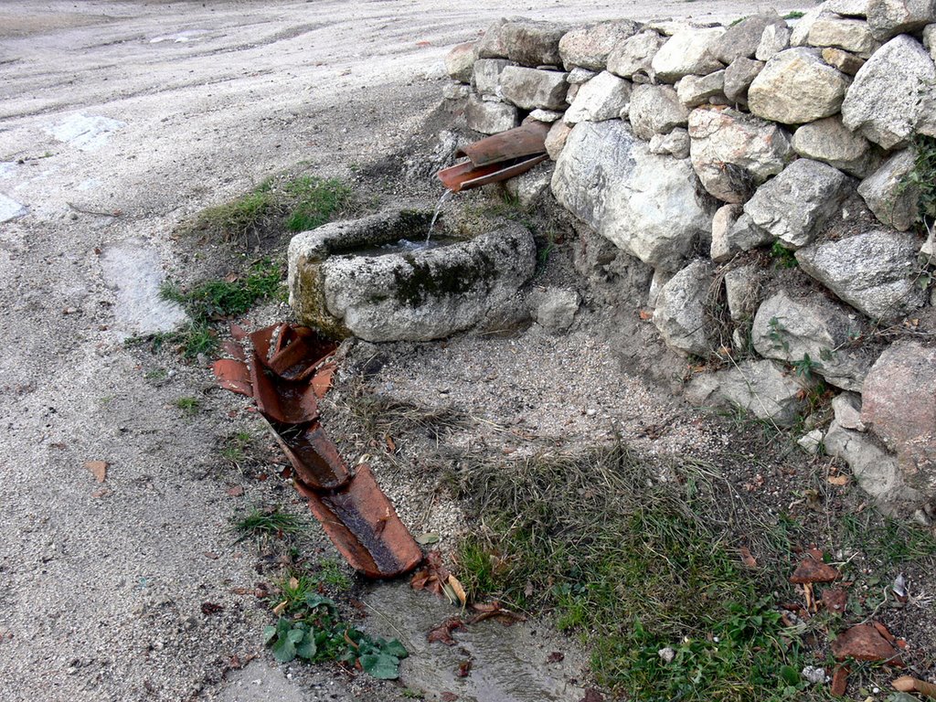 LA CABRERA (Madrid). Convento de San Antonio. Recogida de agua. by Carlos Sieiro del Ni…