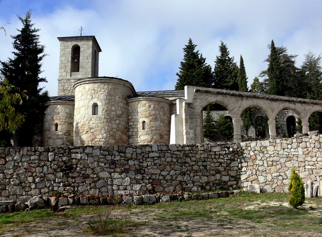 LA CABRERA (Madrid). Convento de San Antonio (sXI-XX). Antigua iglesia románica. by Carlos Sieiro del Ni…