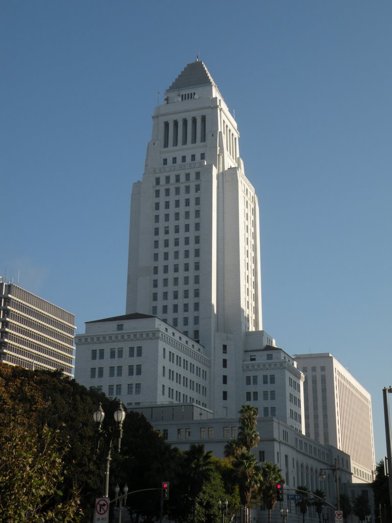 City Hall los Angeles Sunday morning by Jonathan Montiel