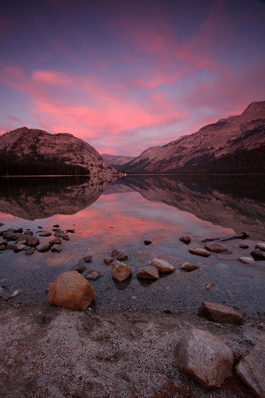 Tenaya Lake Sunset by hanchanahal