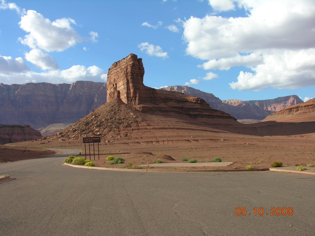 Entrance road to Lees Ferry Glen Canyon NRA by Éblouix