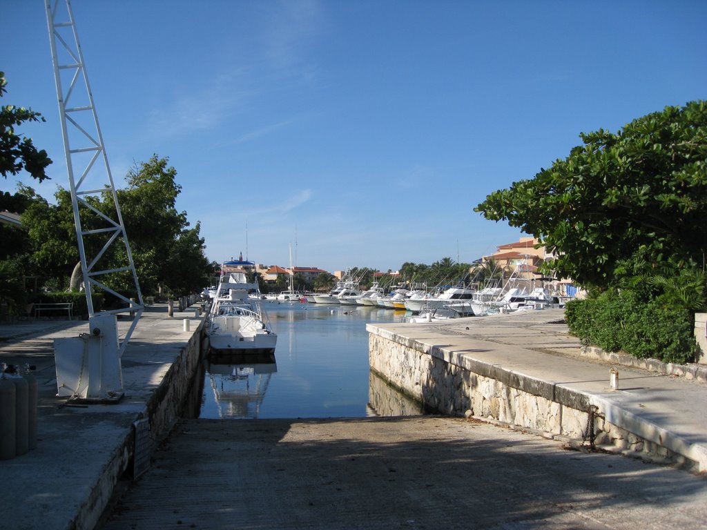 Puerto Aventuras Marina, 11-2008 by redwards4