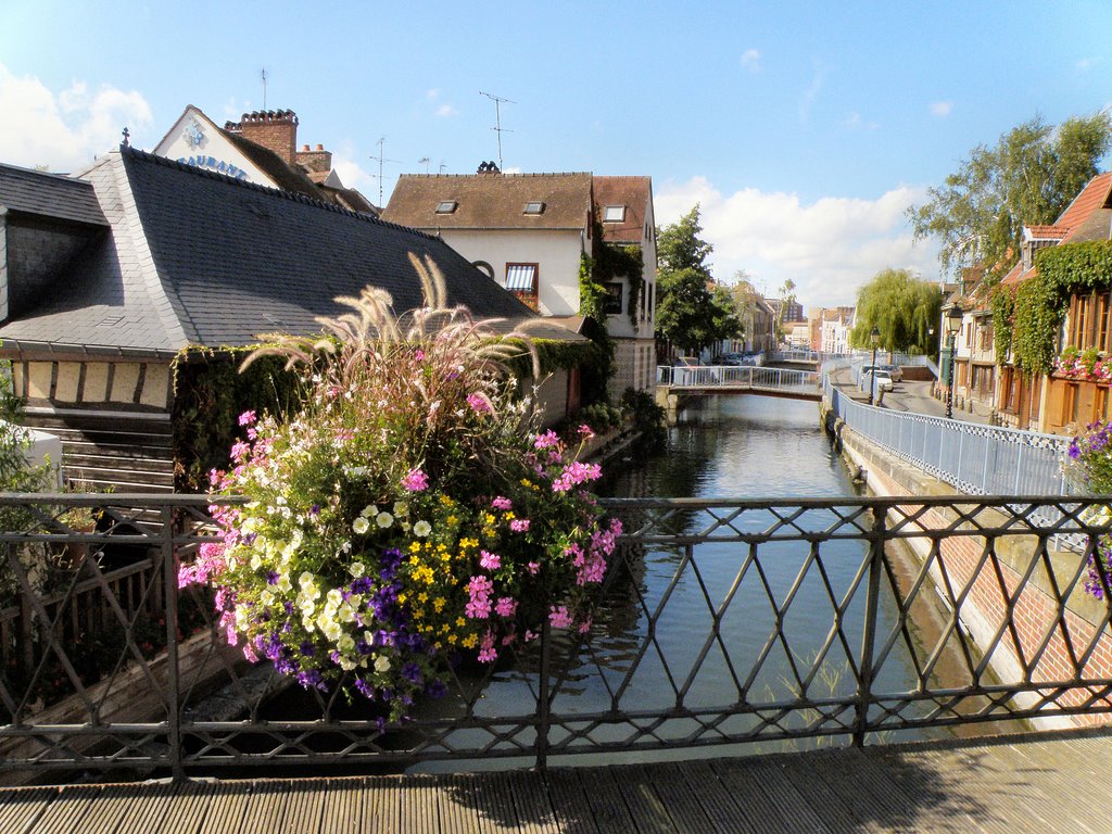 Quartier St Leu. Amiens by majcher pierre