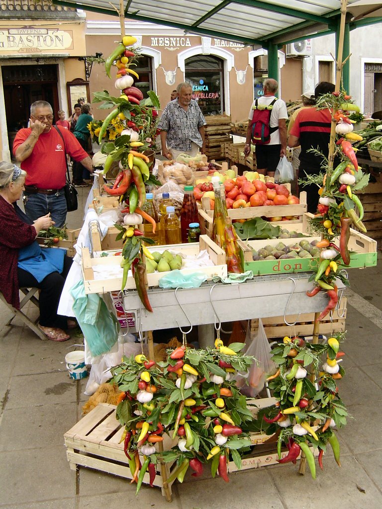 Market in Rovigno by alu-kaspar