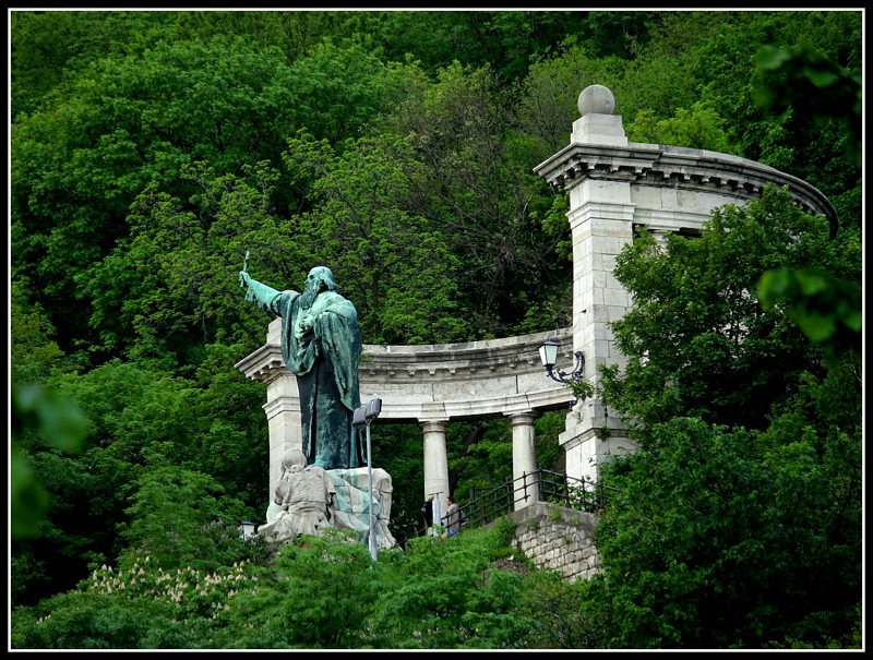 Budapest, Bishop Gellert by redR