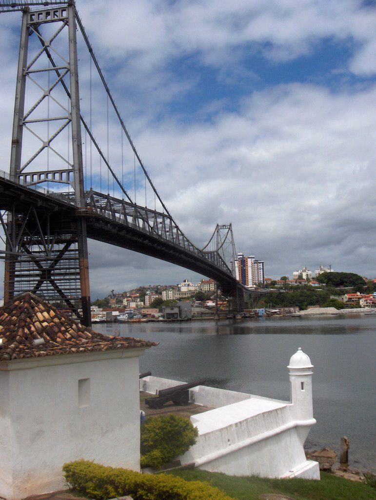 Forte Santa Bárbara e Ponte Hercílio Luz by wellington.tischer