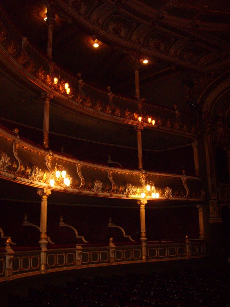 Teatro Nacional, Interior / Im Nationaltheater von Costa Rica by Panzerknacker