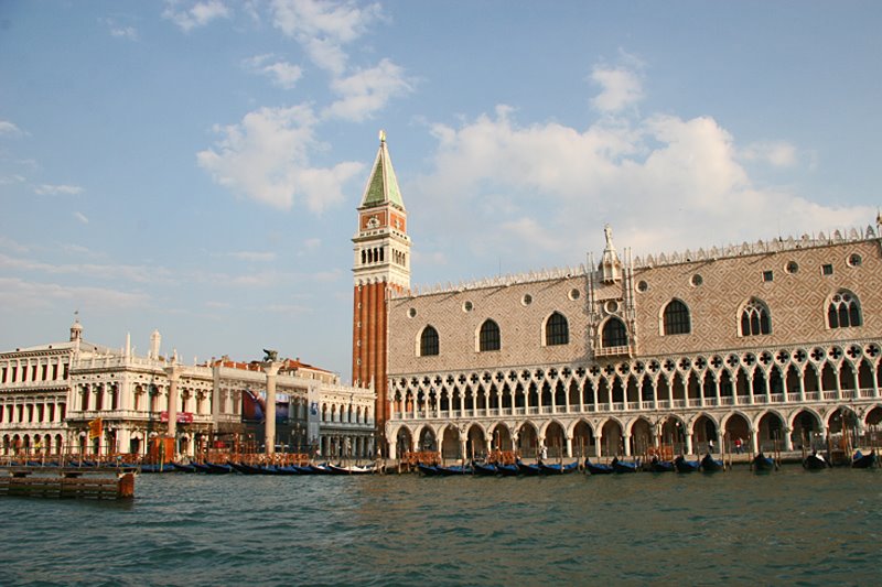 Venice, Italy by Toni Blasco