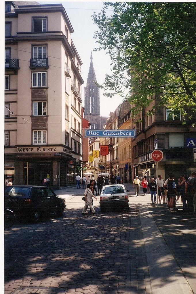 Estrasburgo - Rua Guteberg- França 98 by Alfredo Henriques