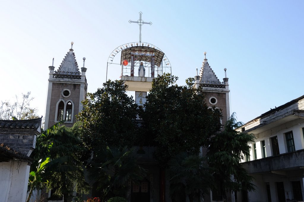 The most simple Catholic Church in the world by 拍照片只发往谷歌