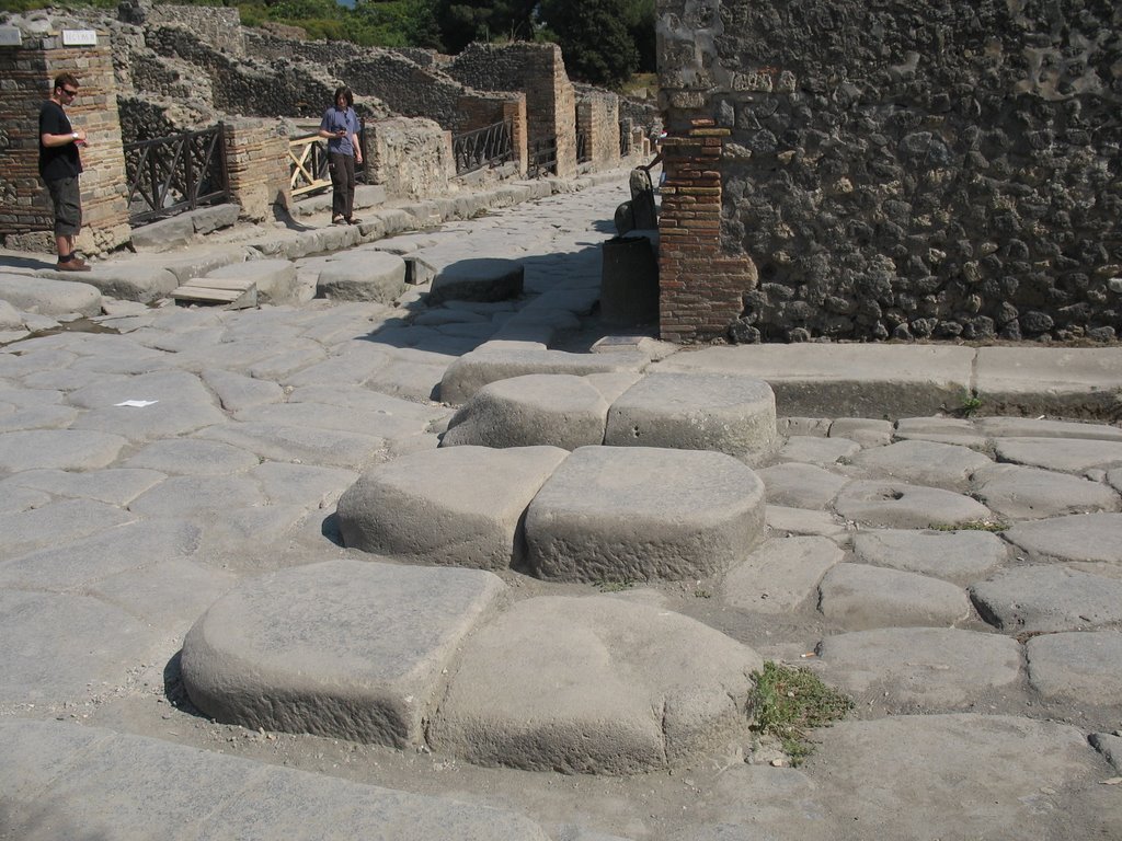 Pompei (NA) - Sito Archeologico-Strisce pedonali by Filgerma