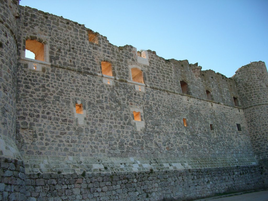 Castillo de Garcimuñoz by JCampos