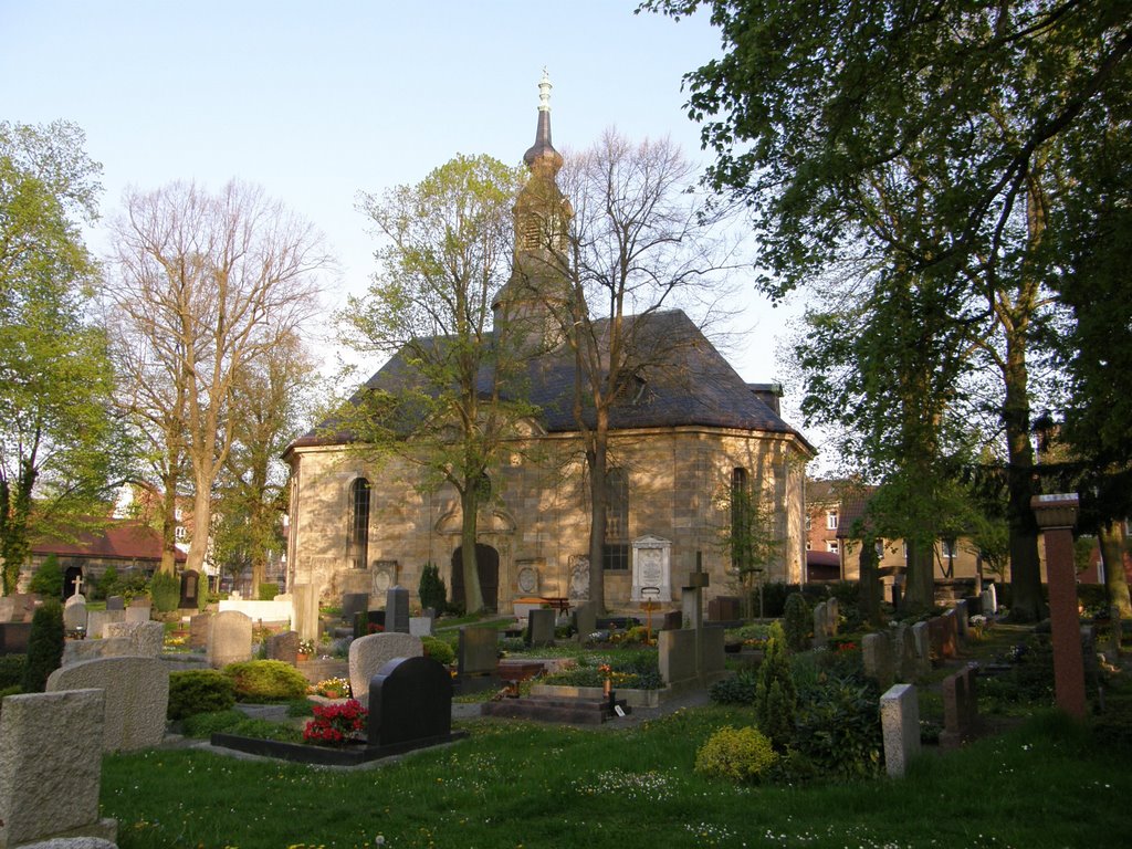 Stadtfriedhofkirche, Bayreuth, Deutschland by kaarvea