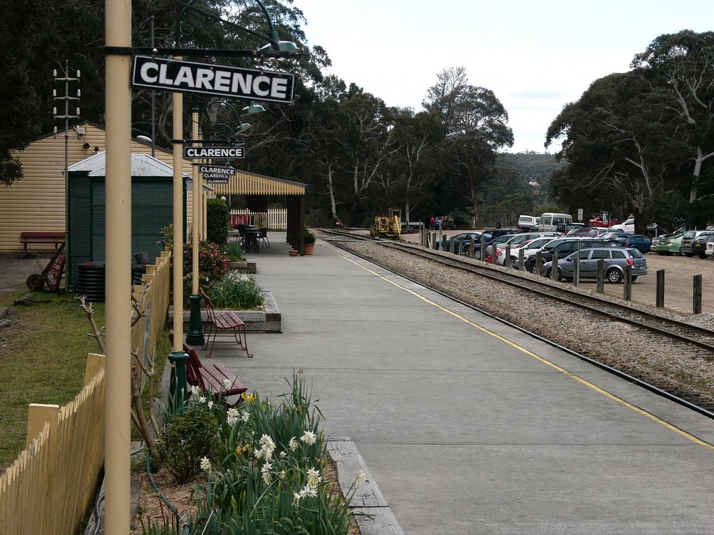 ZigZag - clarence station by robertshearing