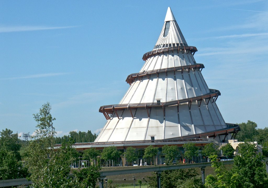 Jahrtausendturm by photographermen