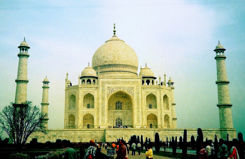 Tajmahal 3/1997 by F. Zaman