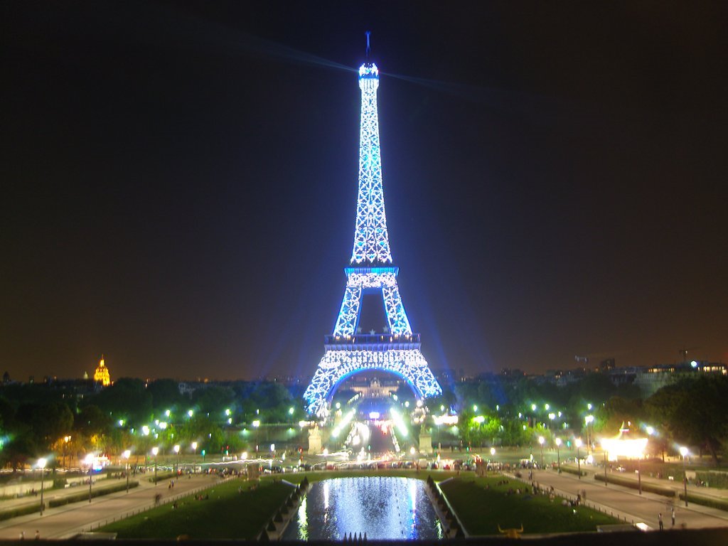 Trocadéro - Tour Eiffel - Paris by Jefferson Wellano