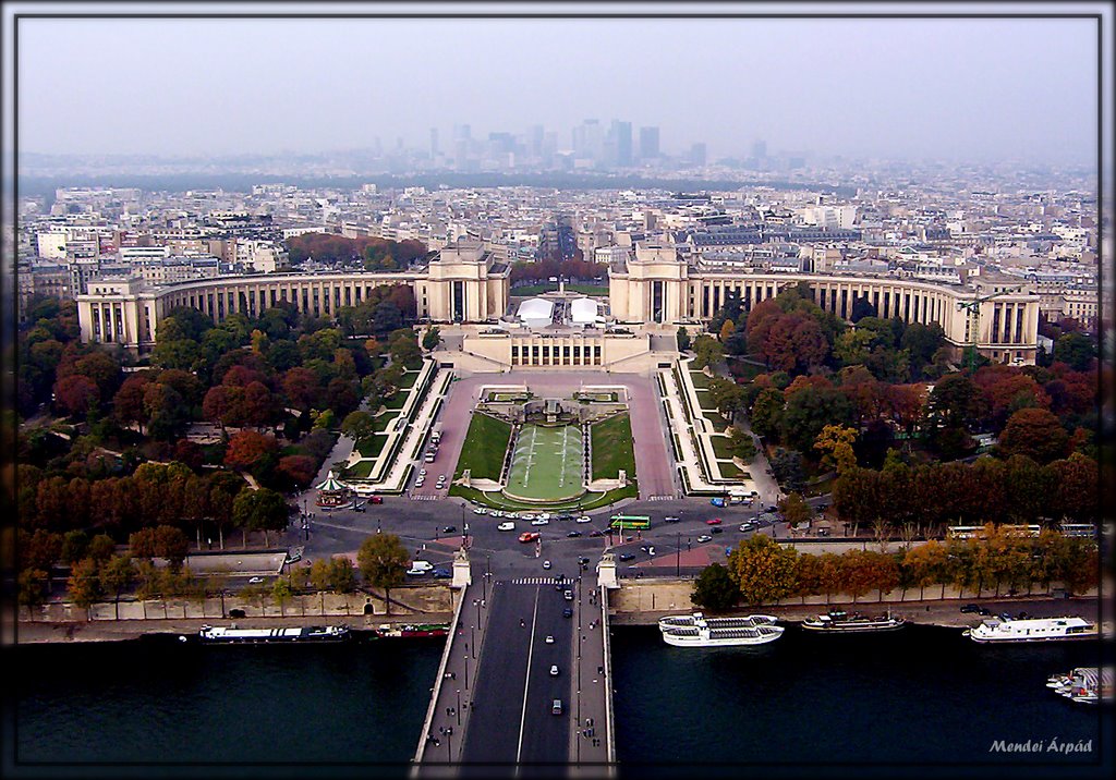 Palais de Chailot from the Tour Eiffel by mendei