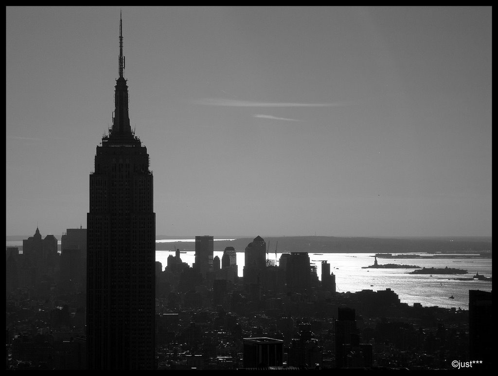 Empire state building - view from top of the rock by rrudziutka