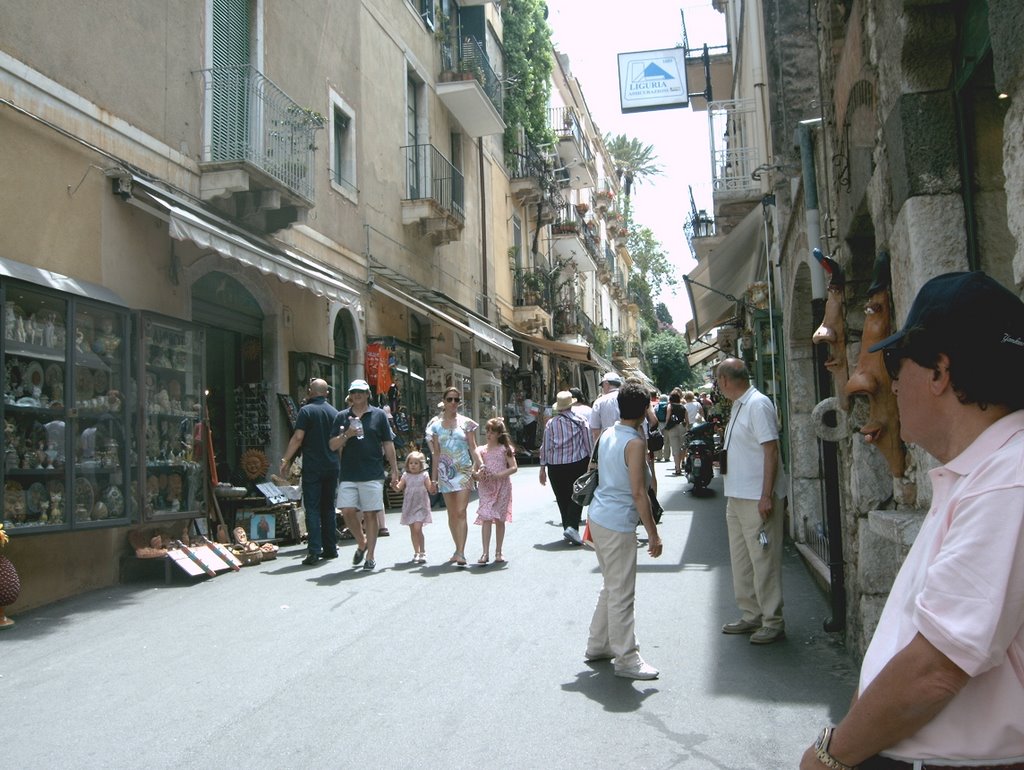 Taormina ambiente turistico maggio 2008 by Björgvin Asgeirson