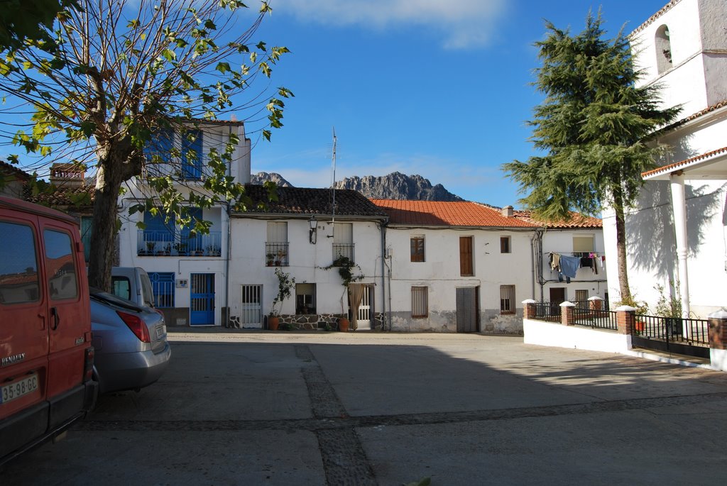 Plazuela de la iglesia. by Miguel Carrasco Valverde