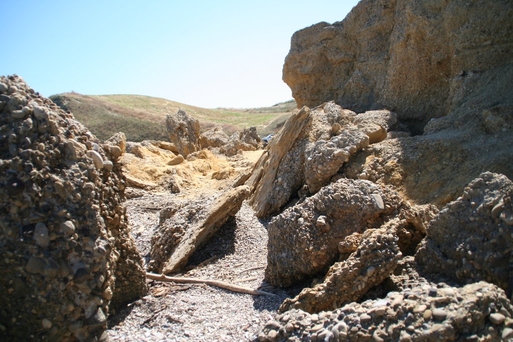 Vasto Punta Aderci Riserva Naturale. La frana by Antonio Di Mieri