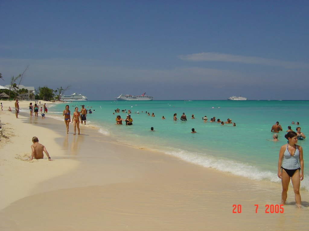 Seven Mile beach, Gran Caiman by lugarlu