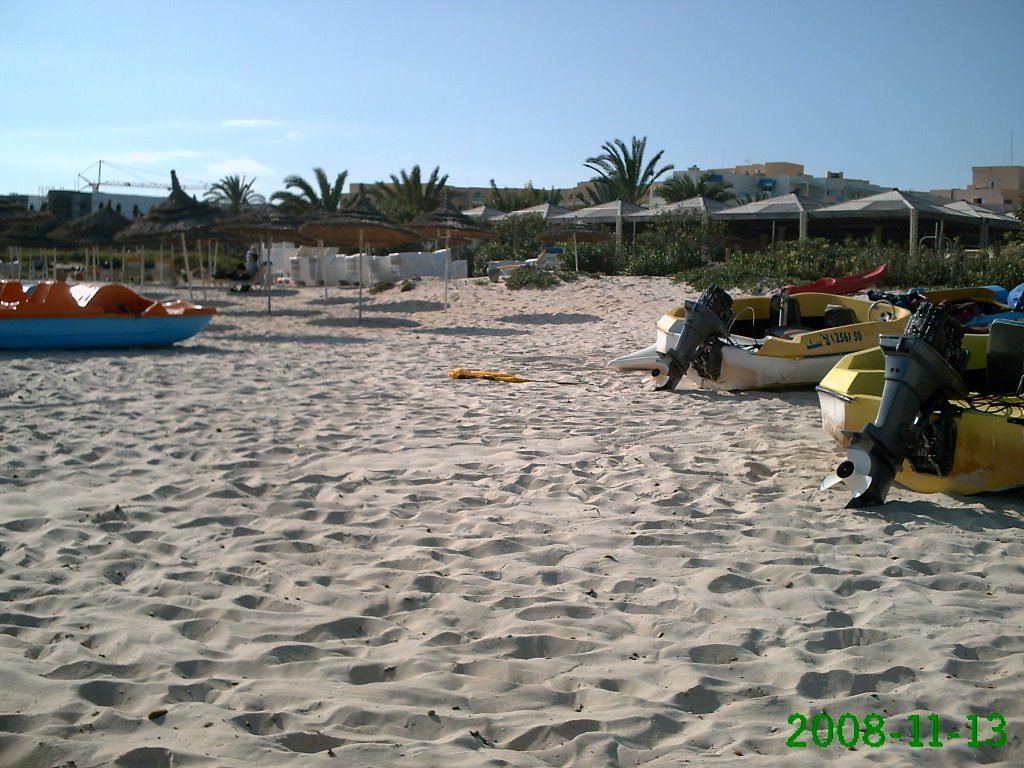 Am Strand von El Kantaoui by - R-E-AL