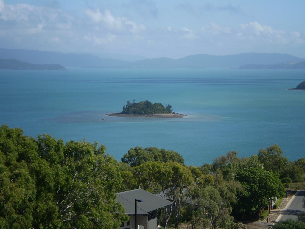 Hamilton Island, Whitsundays Islands by Michele Amadio