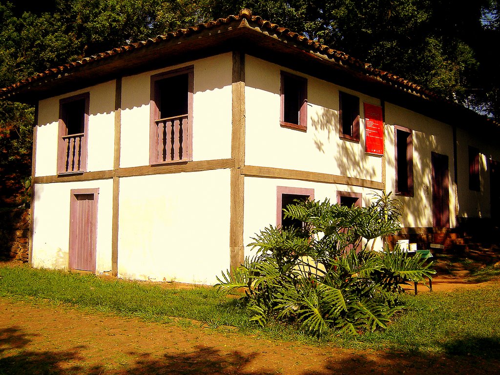 Primeira casa a ser construída em Piracicaba, 1746. by André Daffara