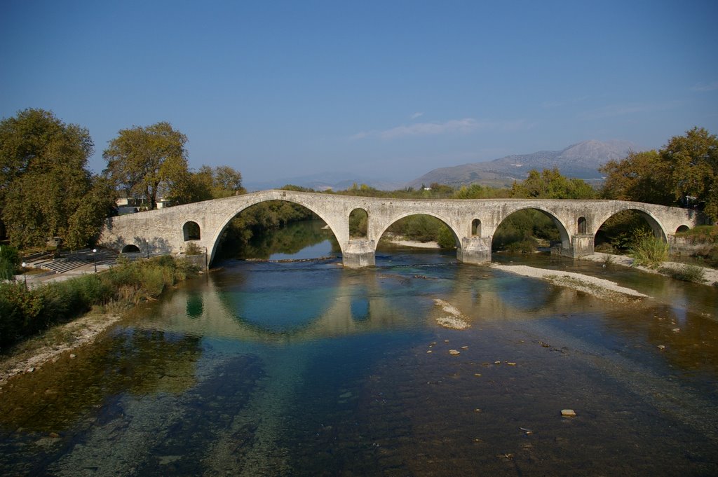 The old bridge by ΒΑΓΓΕΛΗΣ ΖΑΜΠΑΣ