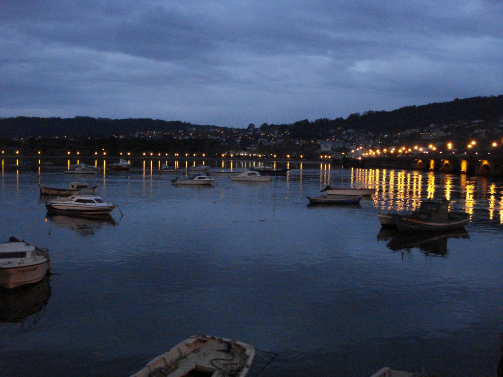 VISTA NOCTURNA PONTEDEUME HECHA POR UNA PEQUEÑA FOTOGRAFA by pinel