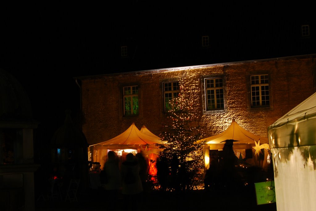 Xmas Market Castle Dyck by Torsten Jansen