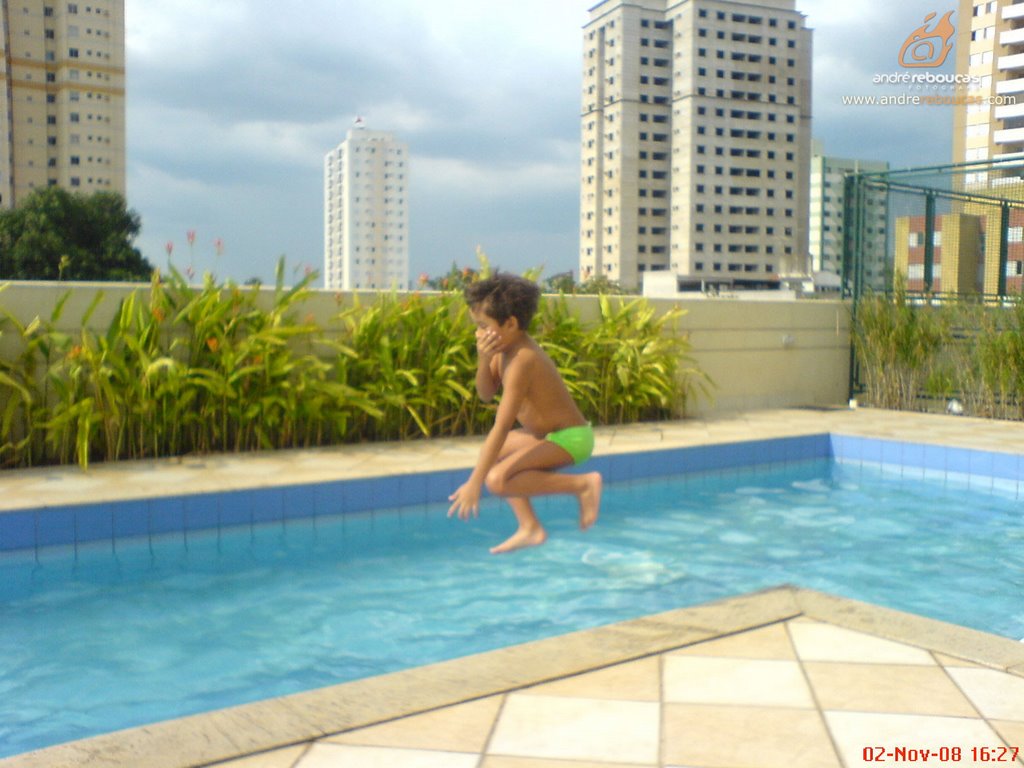 Piscina no Jd. Goiás by reboucasfoto