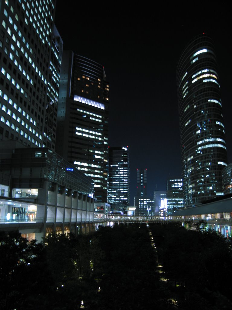 Skyscrapers and gardens at Shinagawa by Camilo Mesias