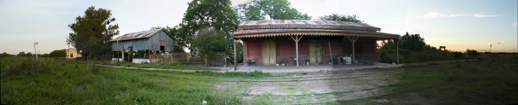 Frente Estacion Ferroviaria Vera Mujica by M. Erardo Césari